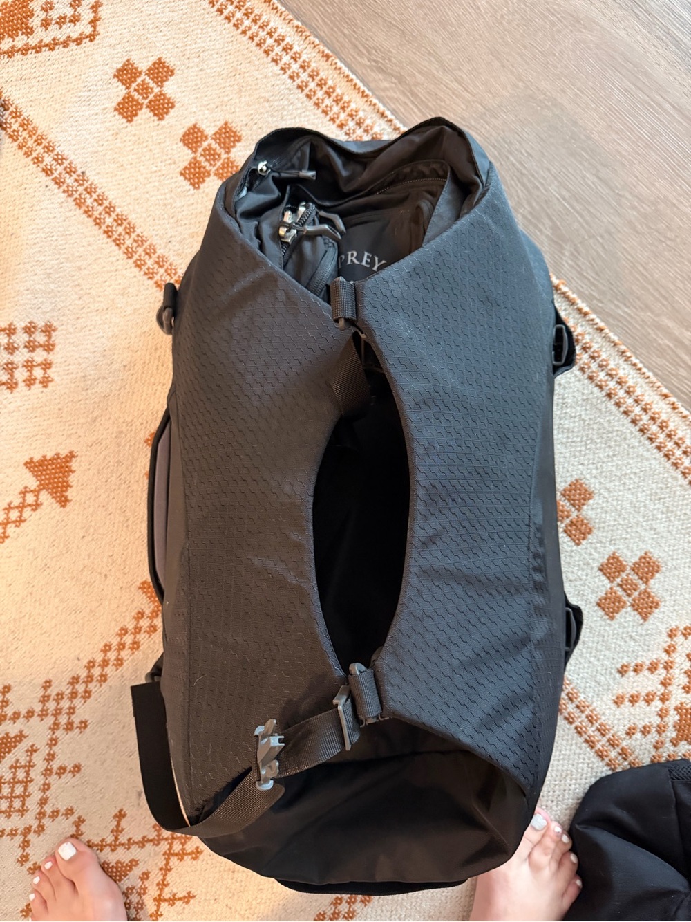OSPREY Black travel Bag with Top Carry Handles